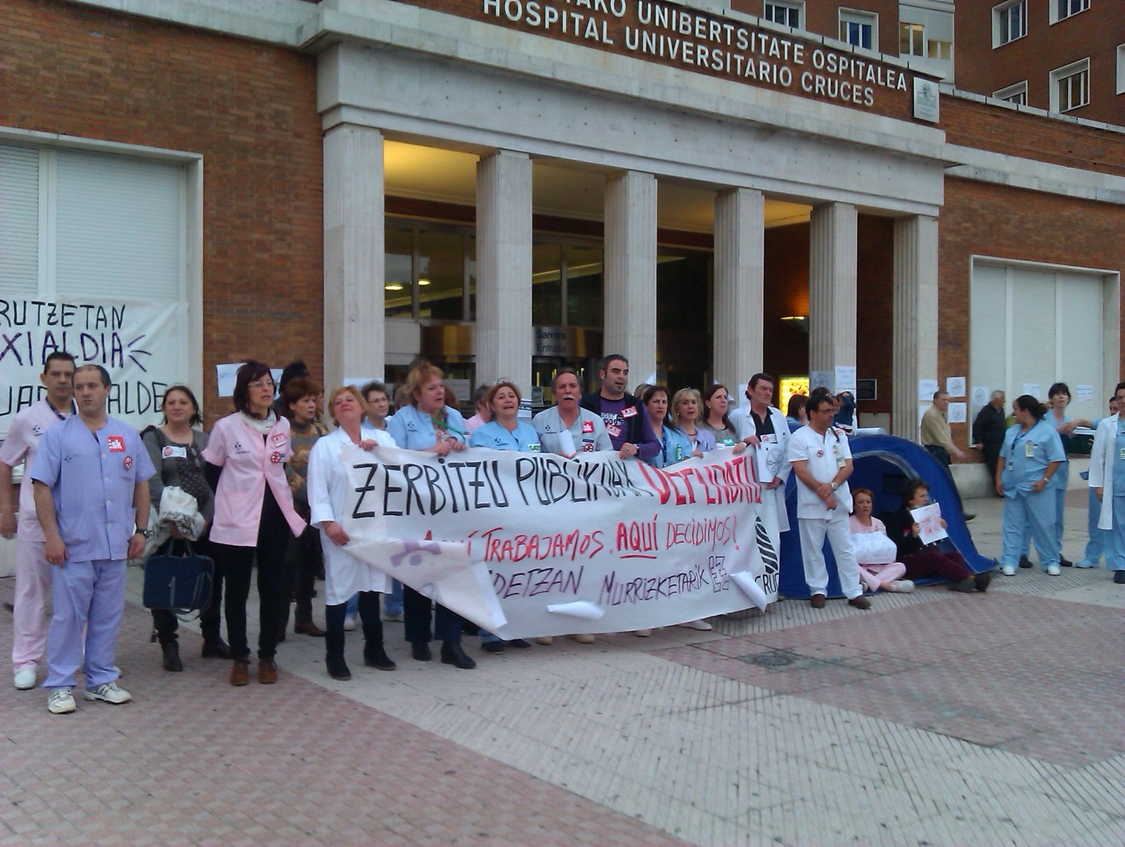 ELA ha denunciado que el aumento de jornada en Osakidetza supondrá una importante pérdida de empleo ELA ha denunciado que el aumento de jornada en Osakidetza supondrá una importante pérdida de empleo