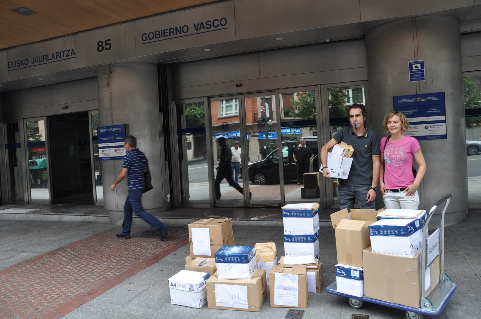 ELA ha registrado hoy una reclamación de indemnización a nombre de 370 trabajadores/as de las sociedades públicas