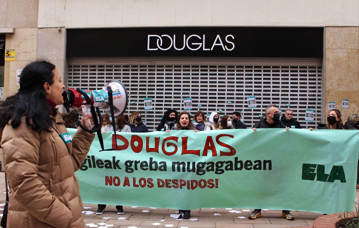 ELA impugnará el ERE de la cadena de perfumerías Douglas, que contempla el despido de 120 trabajadoras en Hego Euskal Herria