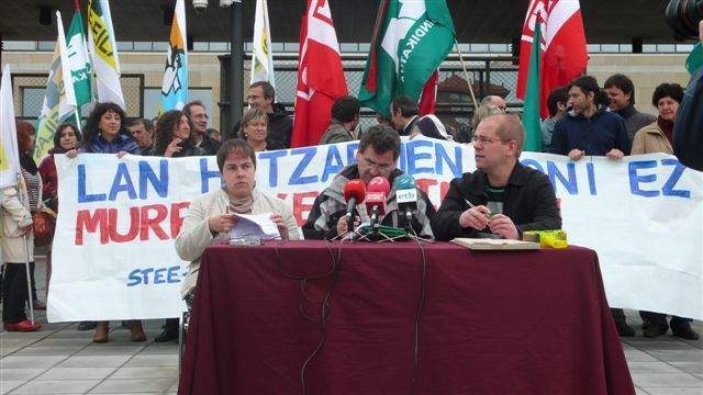 ELA, LAB y STEE-EILAS han exigido un cambio de política al Departamento de Educación en Gasteiz