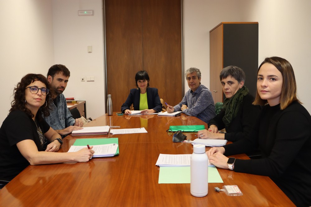 ELA pide a EH Bildu que vote en contra de la Ley Foral de Salud que pretende convertir Osasunbidea e ISPLN en empresas públicas