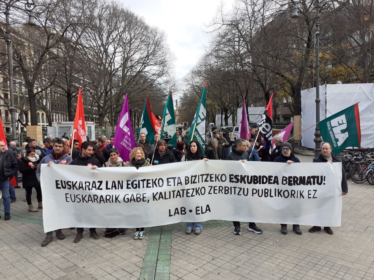ELA pone en marcha en el sector público de Navarra una campaña para que se garantice el derecho a trabajar y recibir servicio en euskara