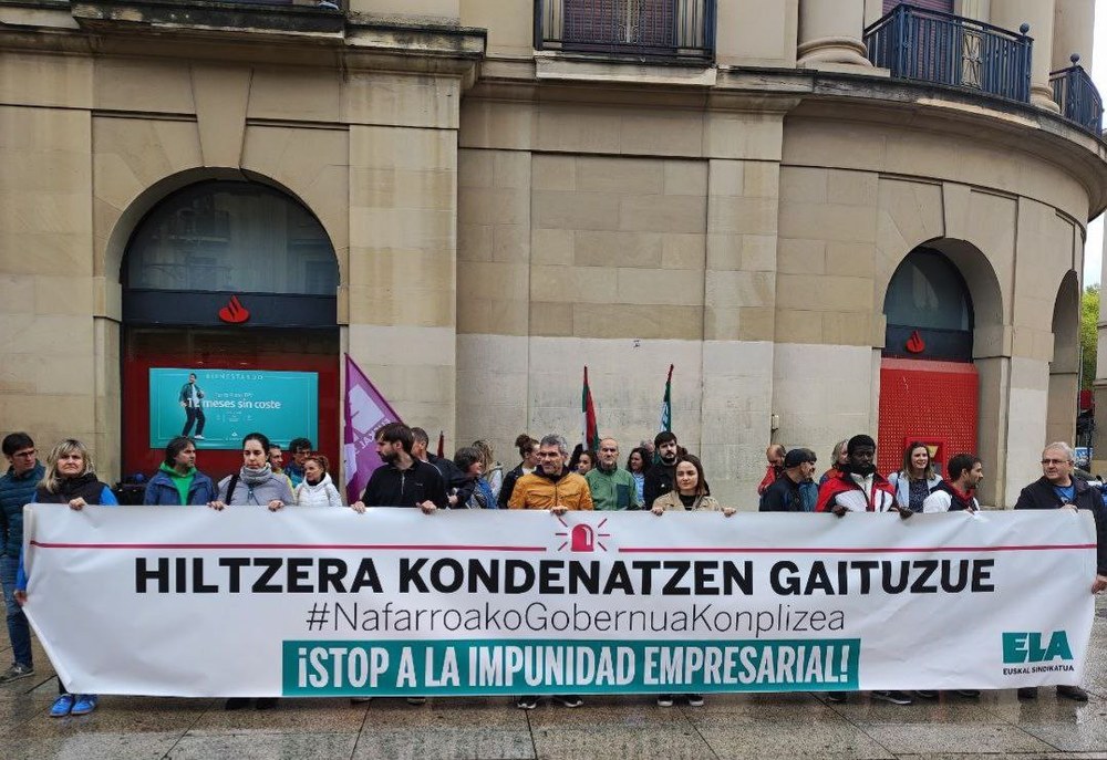 ELA se concentra frente al Gobierno de Navarra para denunciar el accidente laboral mortal de Funes