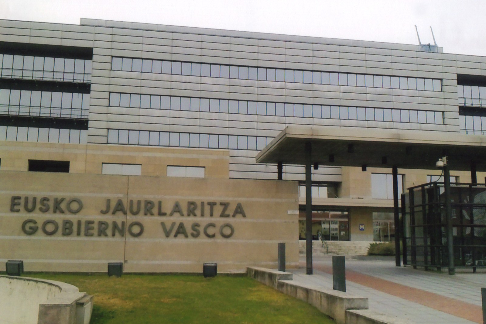 ELA solicita al Gobierno Vasco la convocatoria urgente de la Mesa General ELA solicita al Gobierno Vasco la convocatoria urgente de la Mesa General