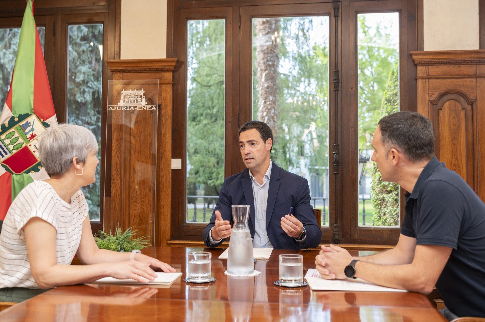 ELA traslada al lehendakari su preocupación porque las primeras decisiones del gobierno descartan cambios estructurales