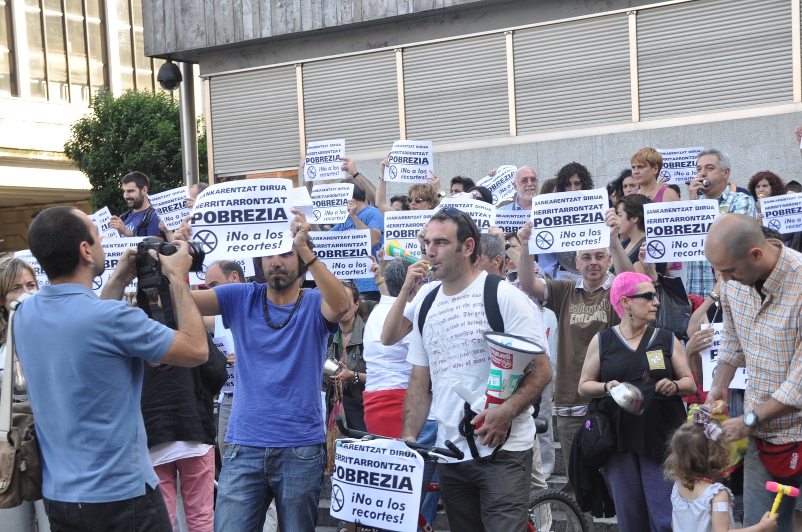 En agosto deciden nuevos recortes