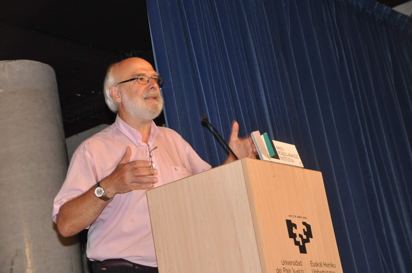 Eric Toussaint: “No hay porqué pagar la deuda de los estados”