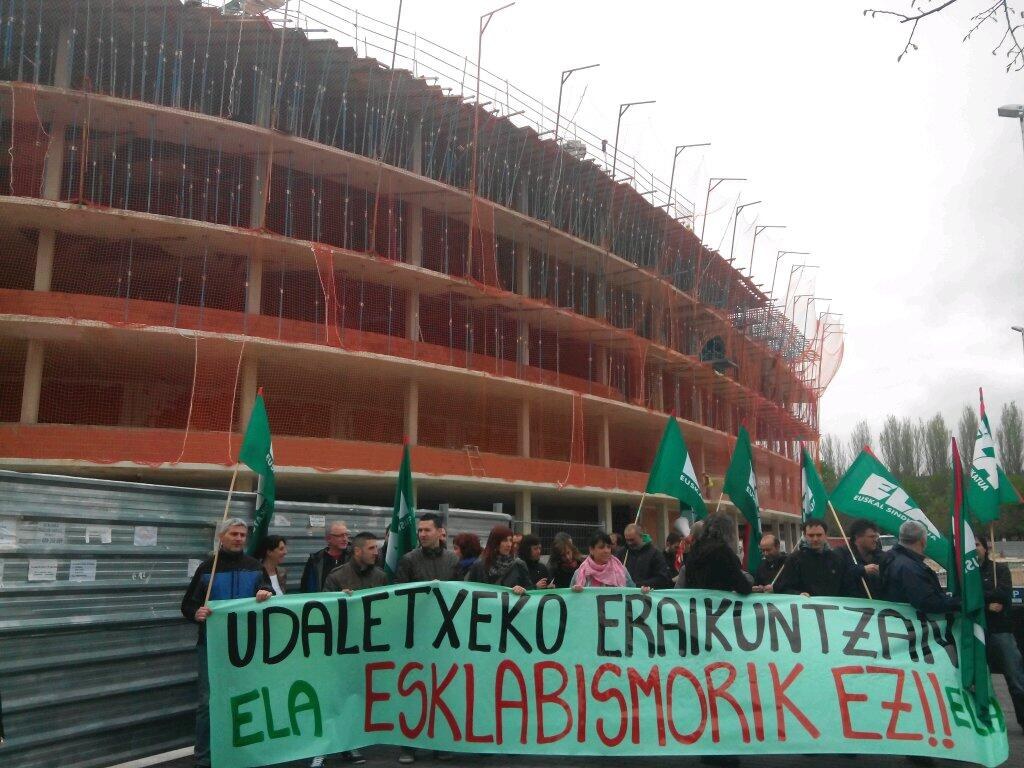 Esclavismo avalado por las instituciones públicas en las obras del nuevo Ayuntamiento de Gasteiz