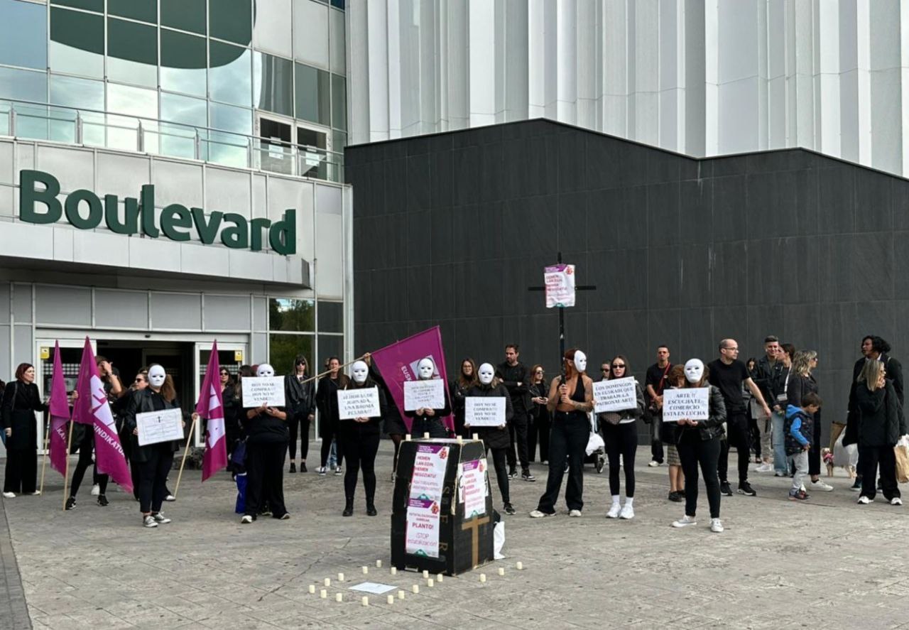 Gran seguimiento de la huelga contra ARTE para reivindicar la prevalencia de los convenios provinciales en Hego Euskal Herria