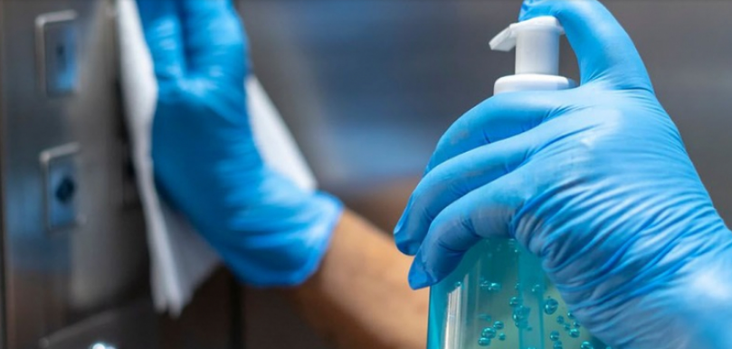 Huelga en el servicio de limpieza del edificio del Gobierno Vasco en Plaza Bizkaia (Bilbao) contra la brecha salarial y la precariedad