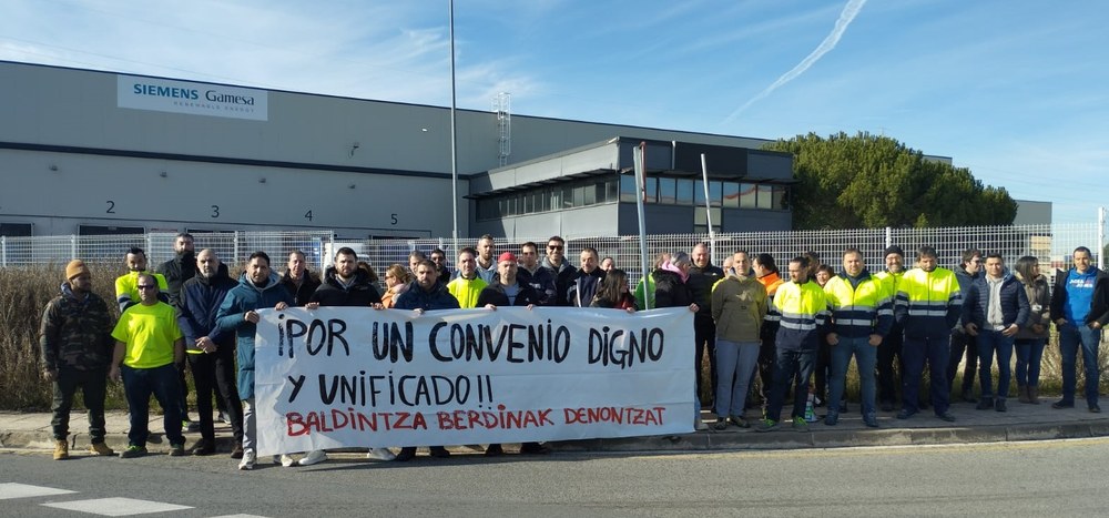 Huelga indefinida a partir del lunes para exigir que equiparen sus condiciones con las de otros centros de Navarra