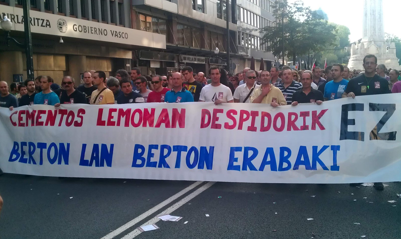 Huelga indefinida en Cementos Lemona