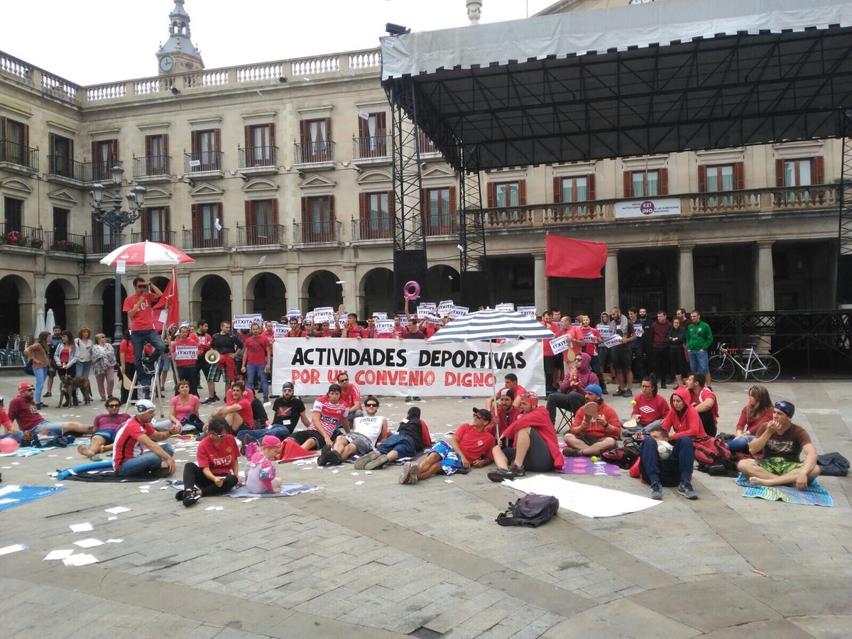 Incrementos de hasta un 45% para los socorristas y monitores deportivos de Araba