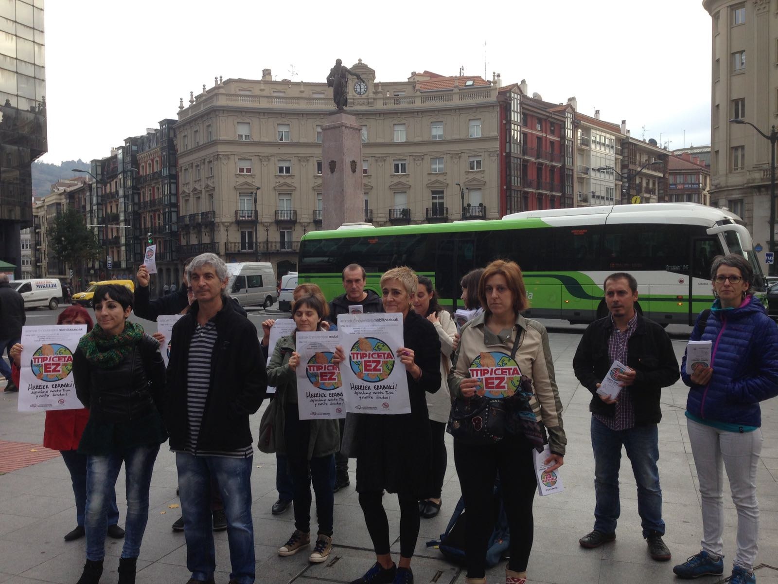 Jornada de reparto de propaganda en contra de los tratados TTIP y CETA Jornada de reparto de propaganda en contra de los tratados TTIP y CETA