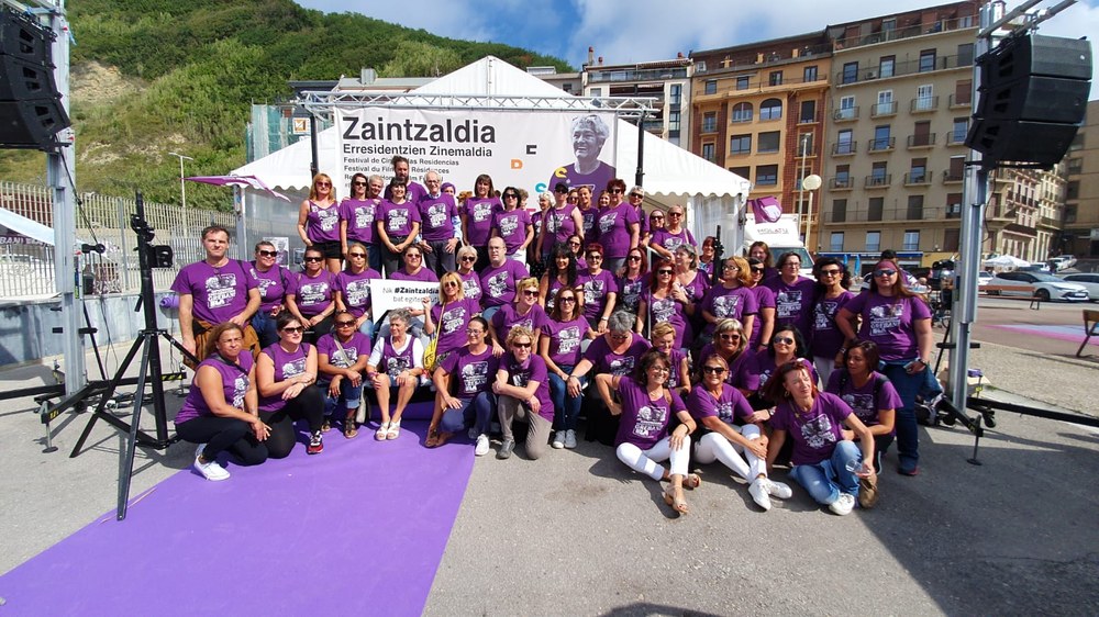 Ken Loach vuelve a mostrar su apoyo y solidaridad a las trabajadoras de las Residencias de Gipuzkoa