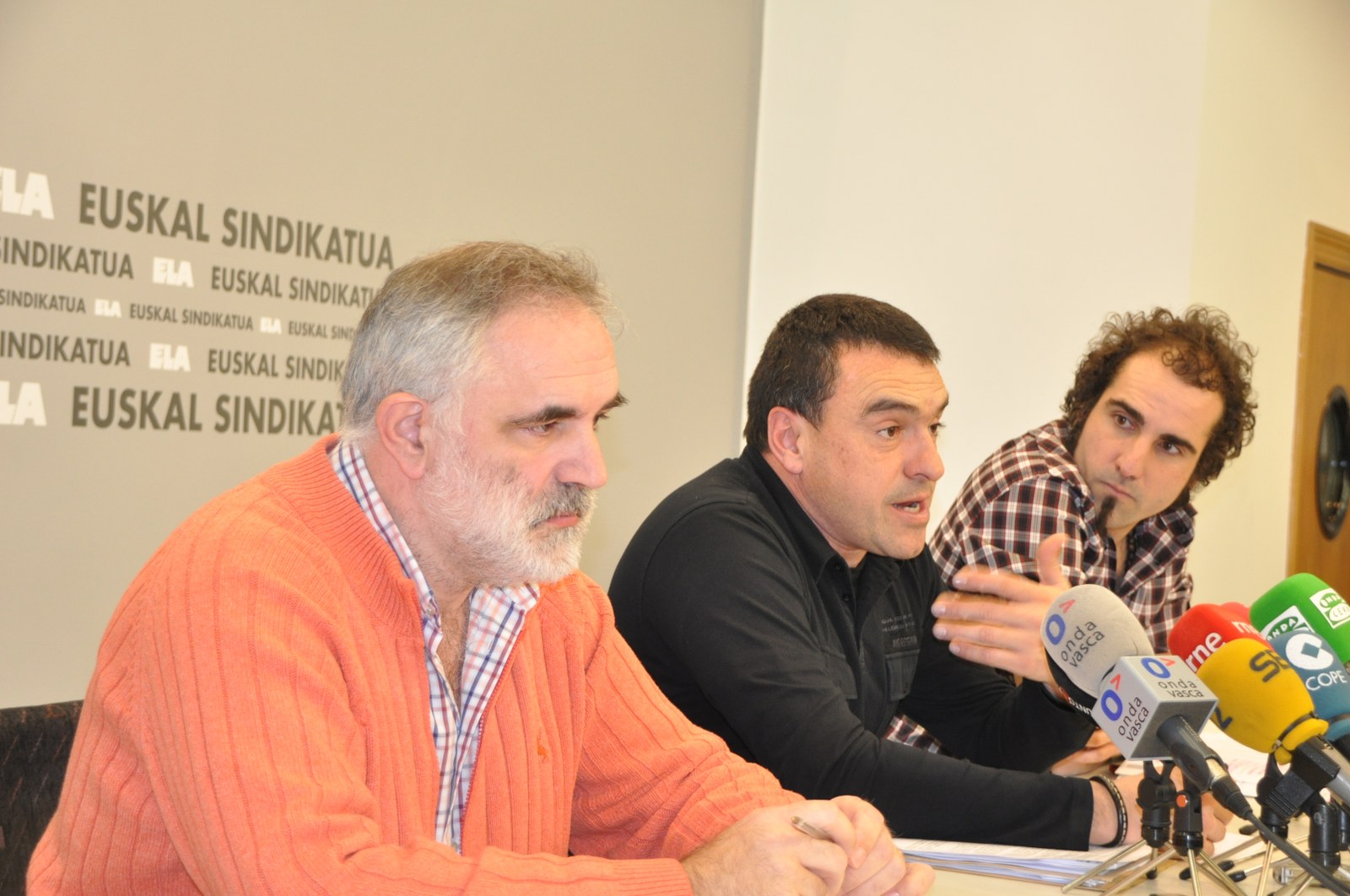 La aplicación de las 37,5 horas semanales supondría la destrucción de más de 9.000 empleos en el Gobierno Vasco