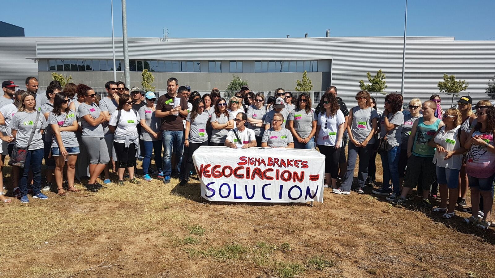 La asamblea de trabajadores de SIGMA BRAKES de Tutera responde a UGT