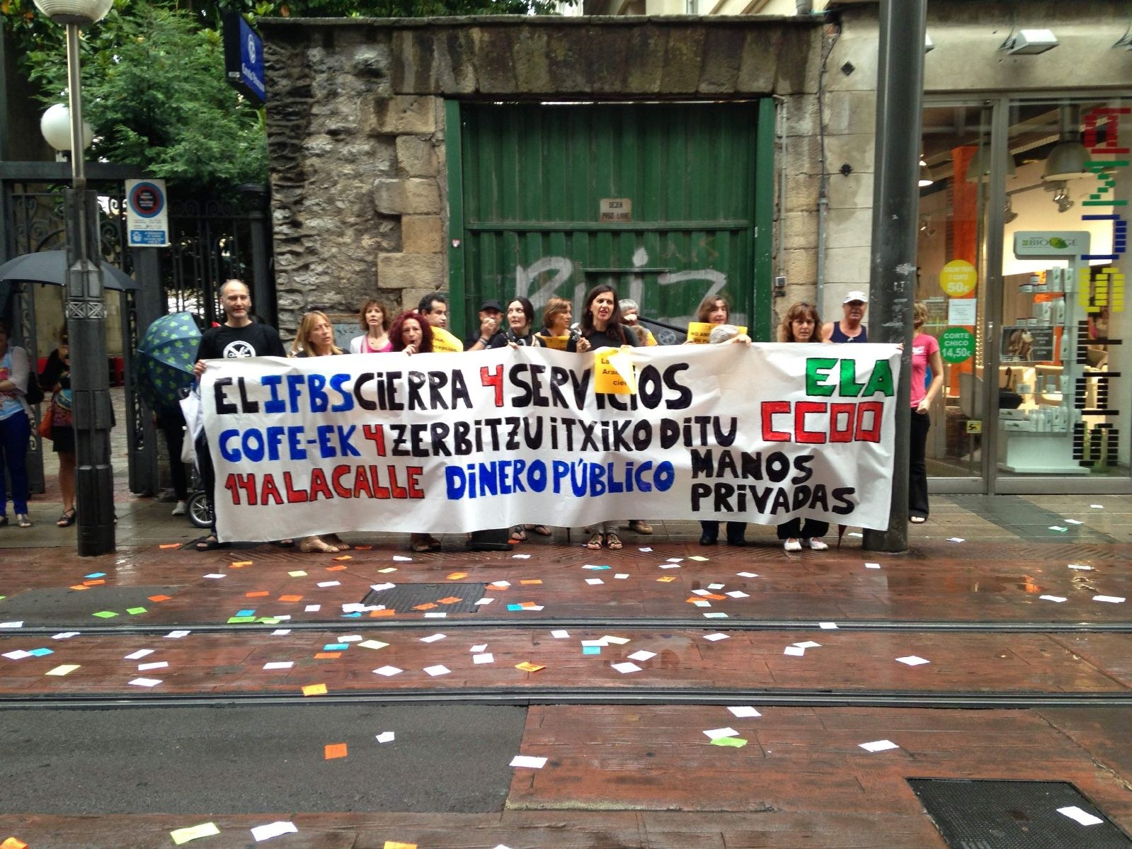 La Diputación de Araba pretende despedir a 14 trabajadoras de las residencias