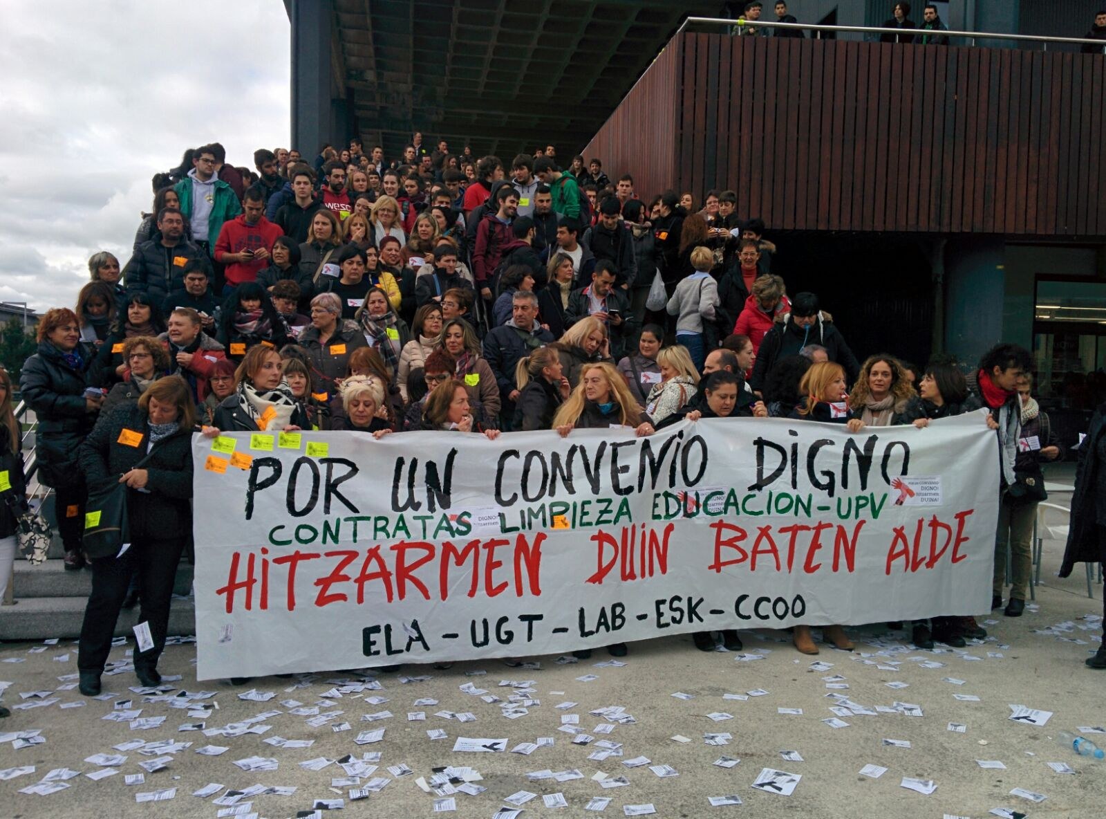 La huelga de limpieza en las universidades y en los institutos públicos ha contado con el apoyo del alumnado