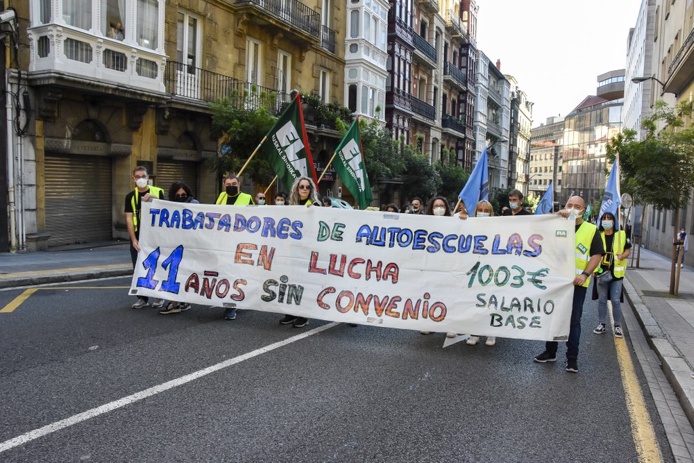 La huelga en las autoescuelas de Bizkaia se prolongará una semana más ante la falta de propuestas por parte de la patronal