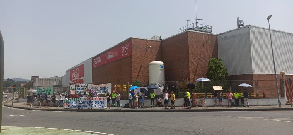 La huelga paraliza la producción de Coca-Cola, en Galdakao