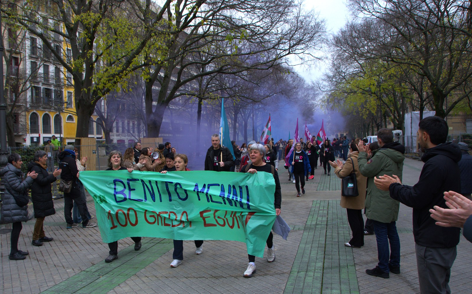 La marcha de la plantilla lleva a Pamplona sus reivindicaciones cuando cumplen 100 días de huelga