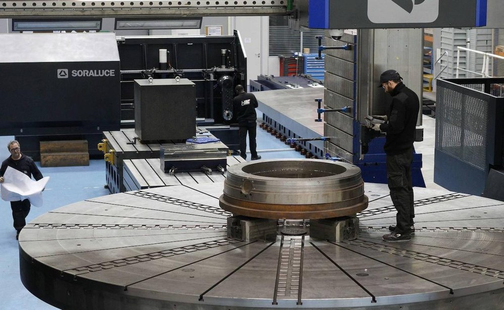 La patronal propone nuevos contenidos para avanzar en salarios e impulsar planes de euskara