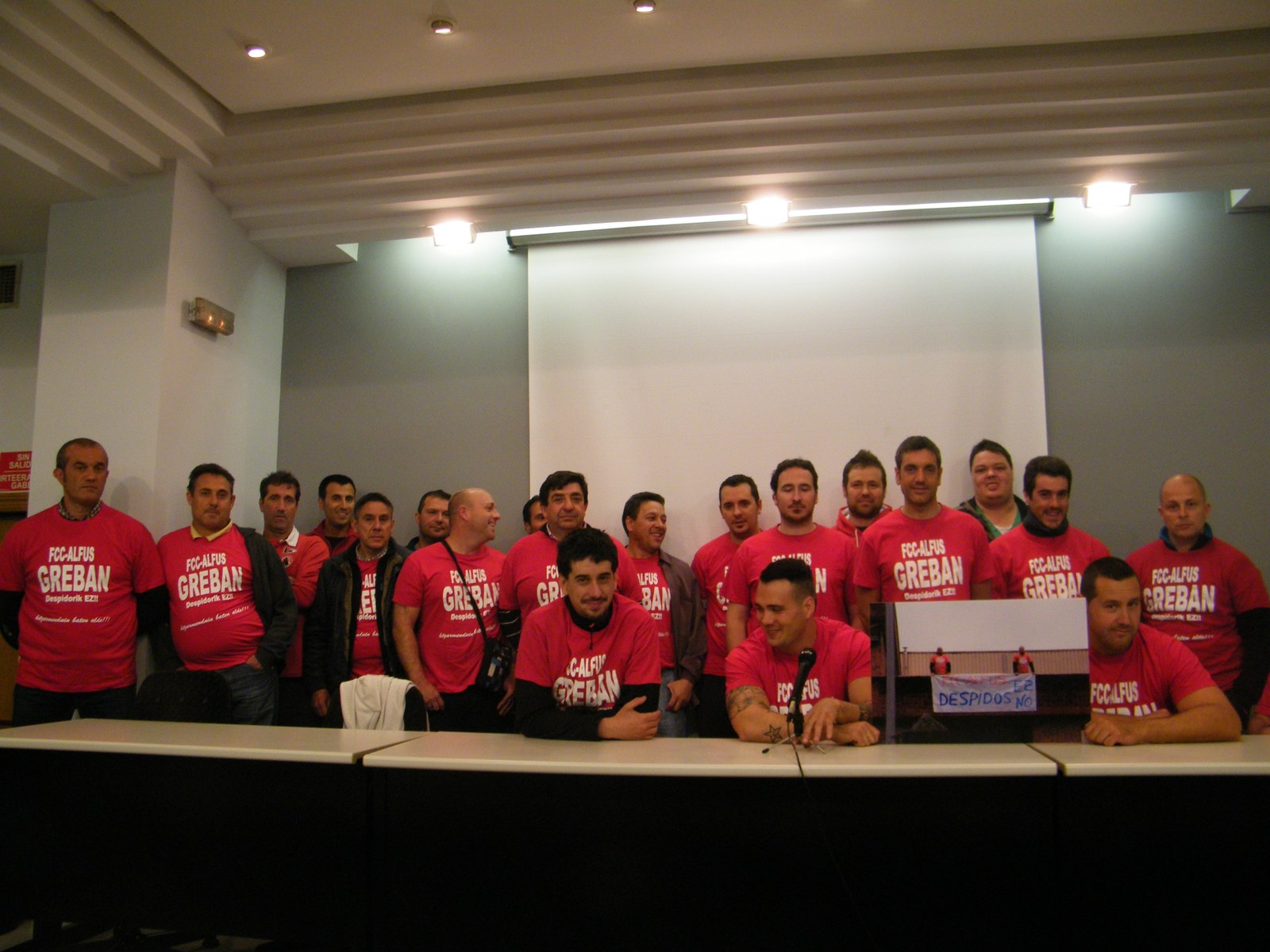 La plantilla de Alfus sigue con las movilizaciones