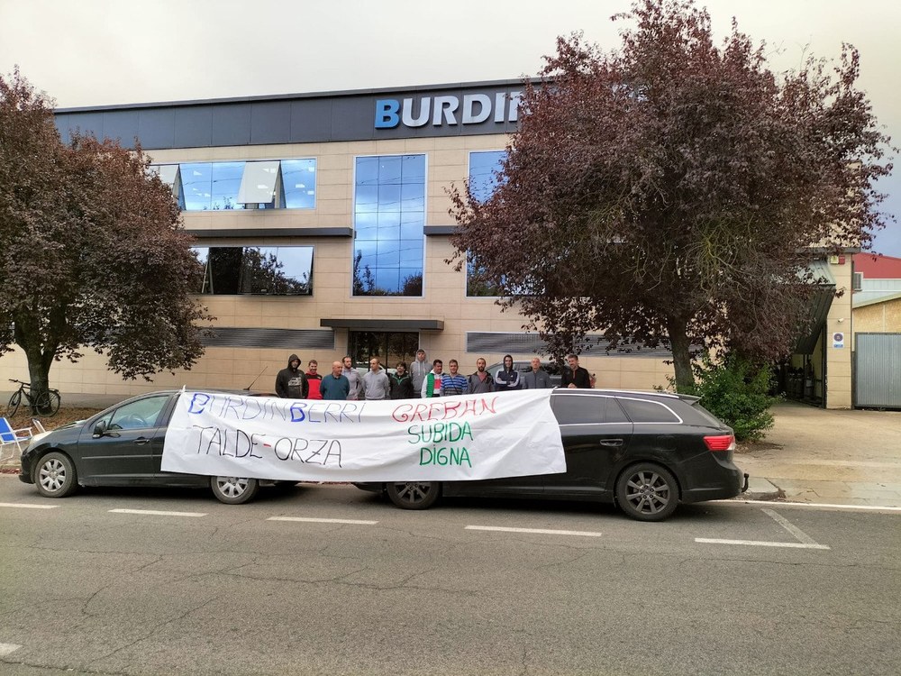 La plantilla de Burdinberri (Gasteiz) hará huelga tres días a la semana en septiembre para exigir un convenio y salarios dignos