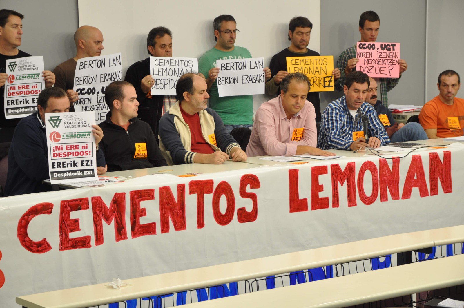 La plantilla de Cementos Lemona inicia movilizaciones en contra del ERE