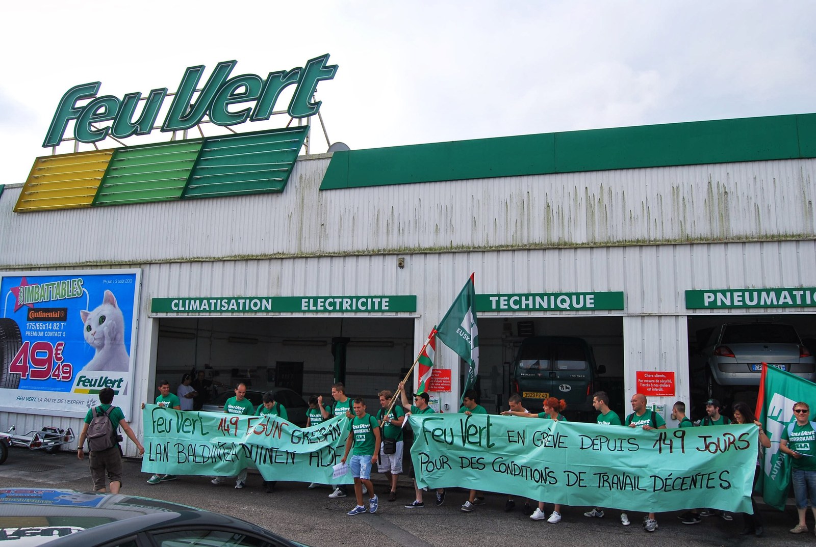 La plantilla de Feu Vert lleva cinco meses en huelga