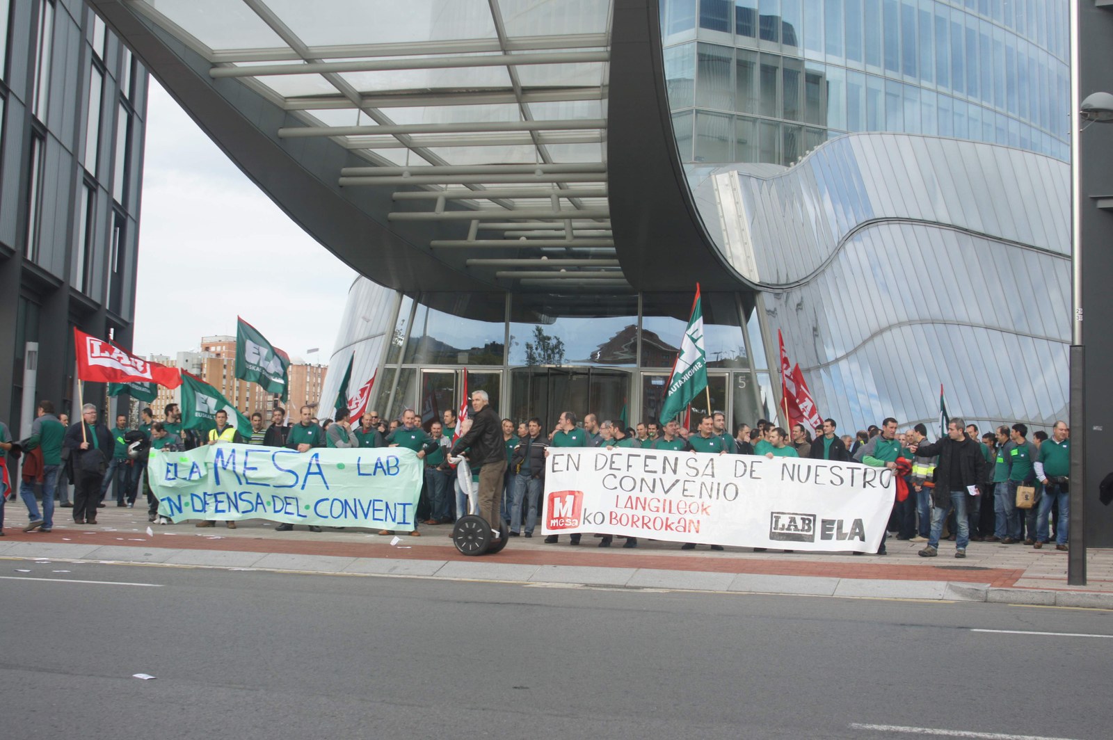 La plantilla de Mesa cumple tres semanas en huelga