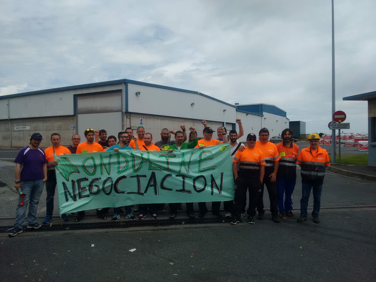 La plantilla de Onduline en huelga indefinida