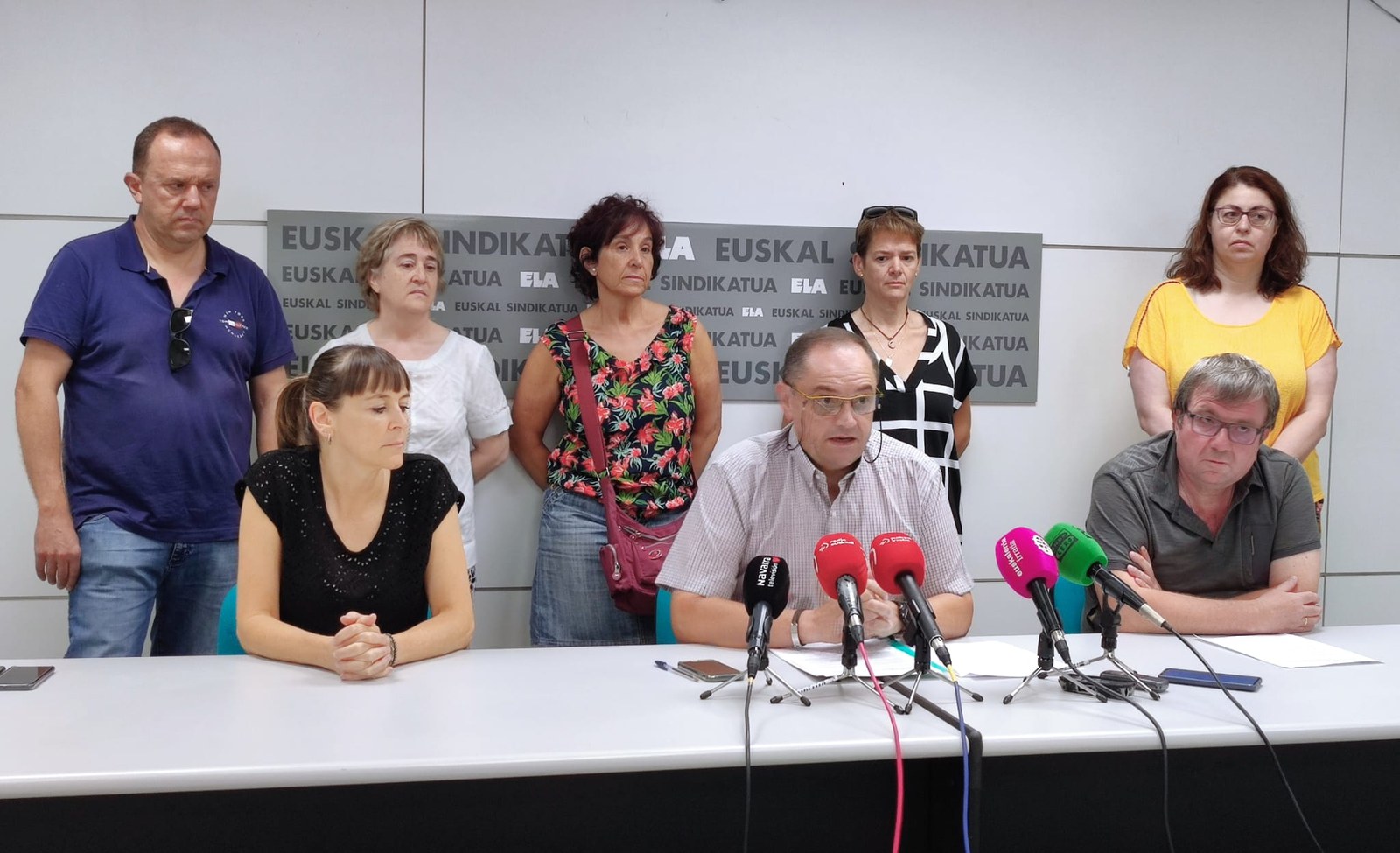 La plantilla de Tele Taxi exige a la Mancomunidad de la Comarca de Pamplona a que asuma su responsabilidad en la resolución del conflicto laboral
