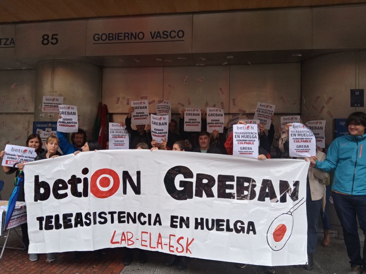 La plantilla del servicio de teleasistencia Beti On seguirá en huelga en octubre y noviembre