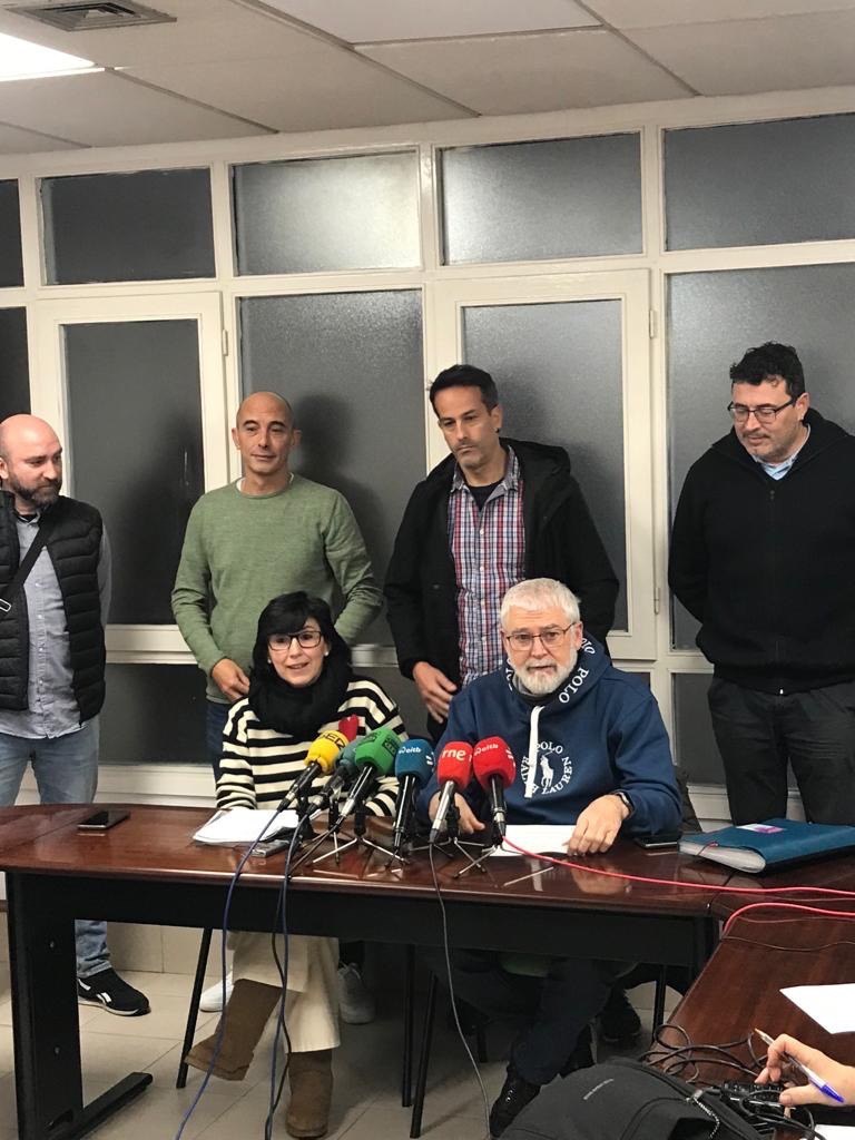 La plantilla denuncia que el mal estado de los autobuses provoca averías y situaciones de riesgo constantemente