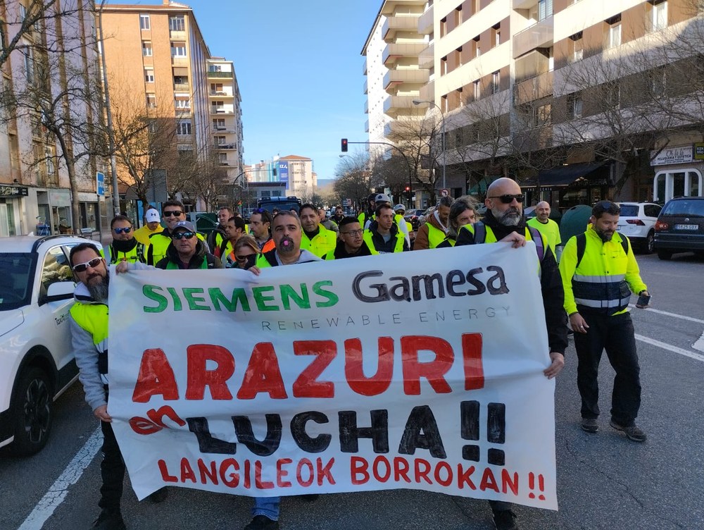 La plantilla, en huelga indefinida desde el 5 de febrero, ha hecho una marcha desde Arazuri hasta Sarriguren