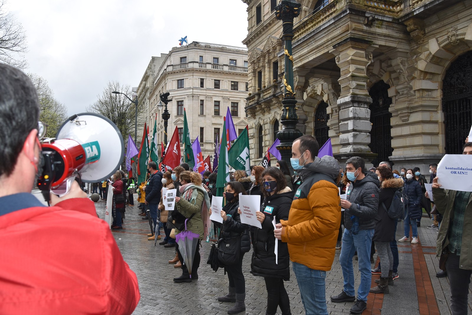 La propuesta del Gobierno español da cobertura al despido de miles de personas trabajadoras temporales del sector público