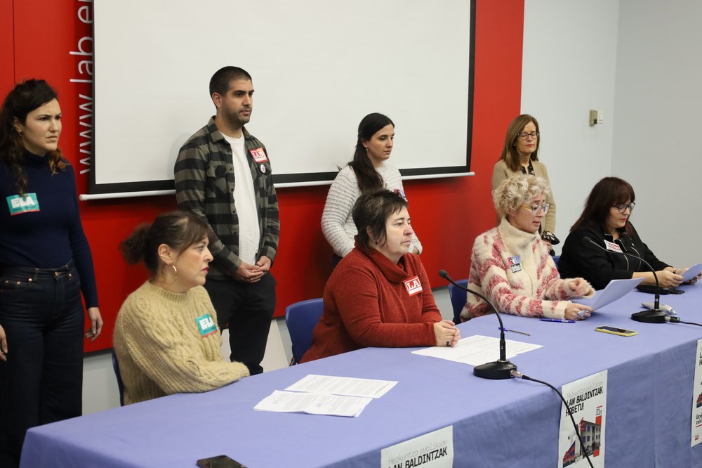 ELA, LAB, Steilas, y CCOO llaman a la huelga en la educación pública de la CAPV