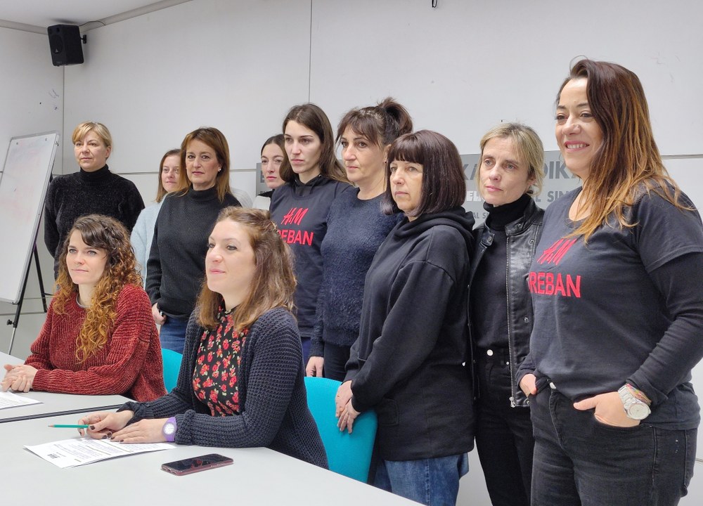 Las trabajadoras de la tienda de H&M de La Morea de Pamplona llevan 38 días de huelga
