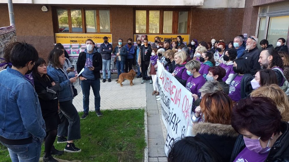 Las trabajadoras de las residencias de Gipuzkoa registran en el CRL una nueva petición de reunión con la Diputación y patronal