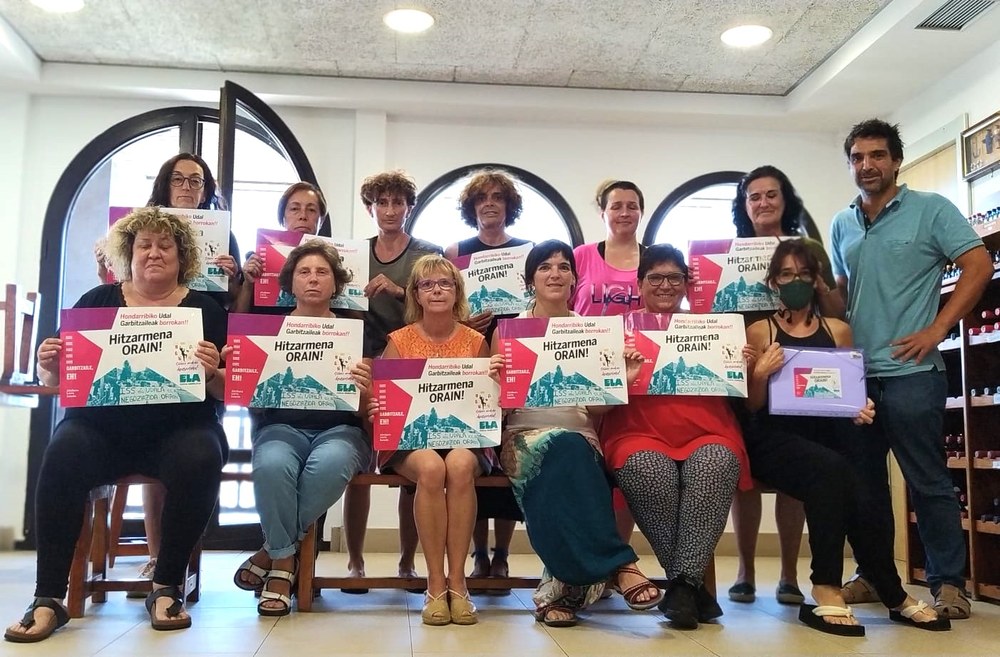 Las trabajadoras de limpieza del Ayuntamiento de Hondarribia alcanzan un acuerdo y desconvocan la huelga