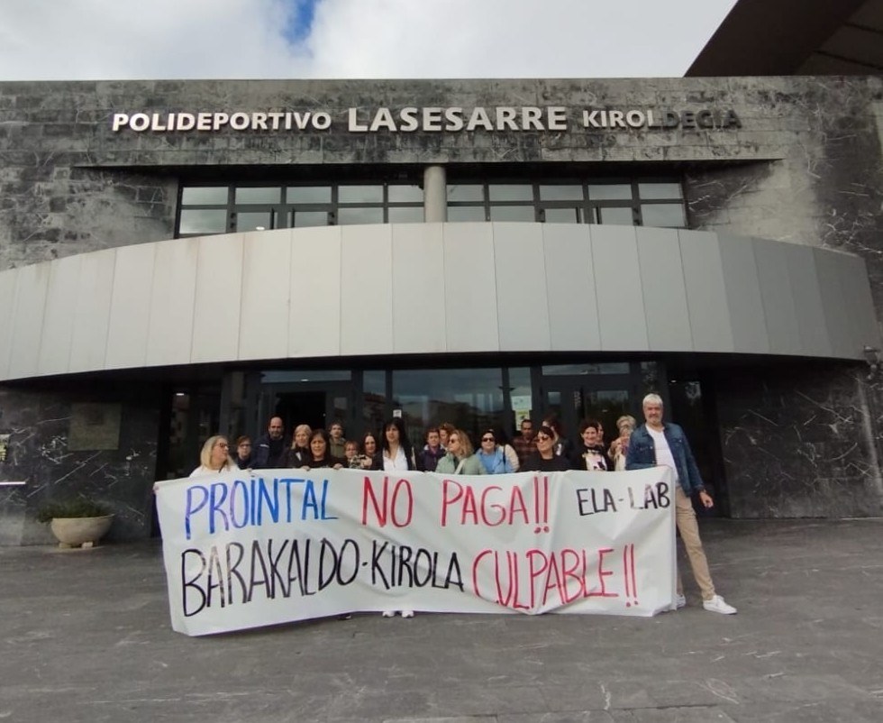 Las trabajadoras de limpieza denuncian retrasos en el cobro de sus nóminas