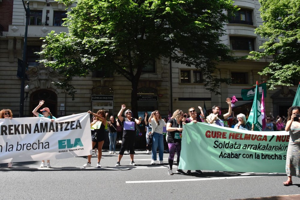 Los sectores feminizados toman Bilbao a la carrera para acabar con la brecha salarial