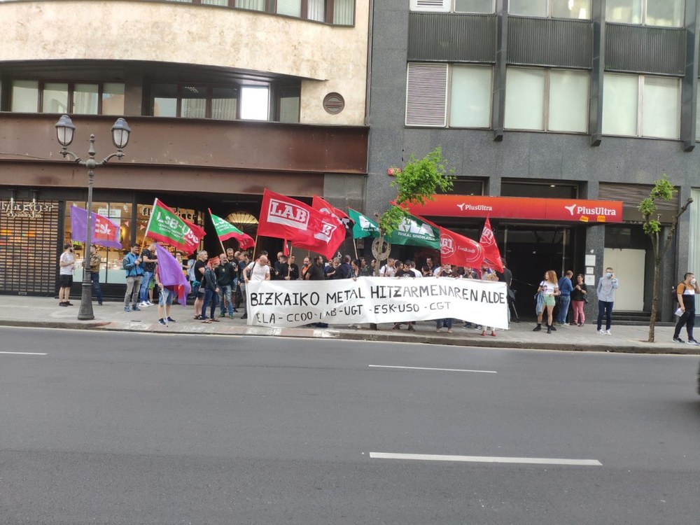 Los sindicatos de la mesa negociadora del convenio del Metal de Bizkaia han presentado una plataforma conjunta con sus reivindicaciones