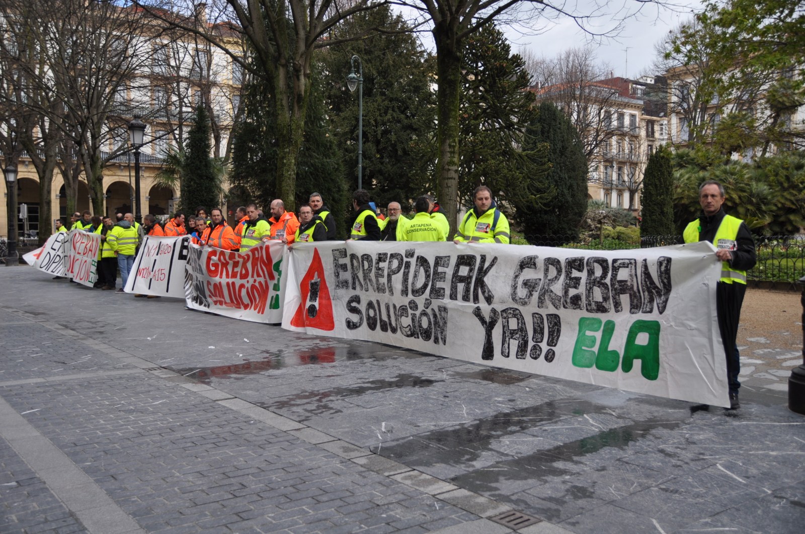 Los trabajadores/as del servicio de mantenimiento de carreteras de Gipuzkoa denuncian irregularidades