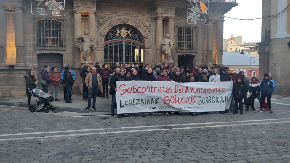 Los trabajadores y trabajadoras, subcontratadas por el Ayuntamiento de Pamplona, se movilizan para conseguir un convenio propio
