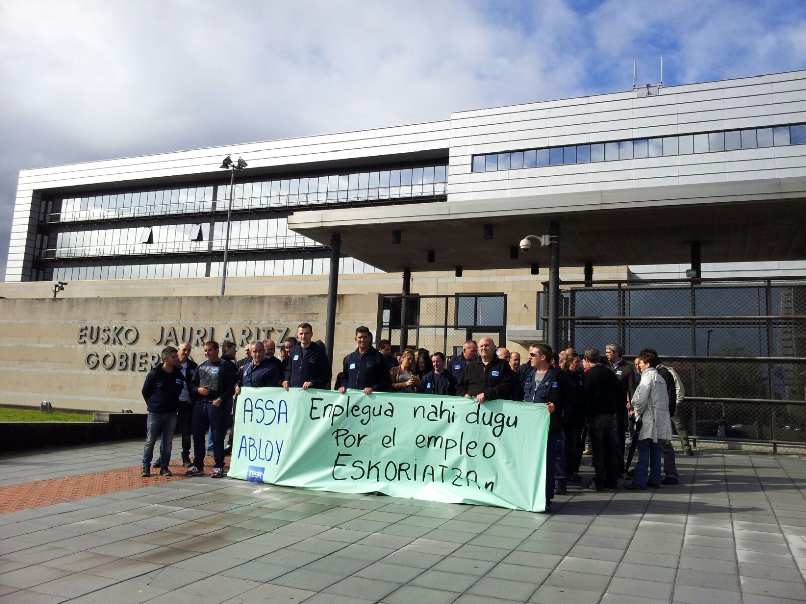 La plantilla de TESA de Eskoriatza ha secundado hoy una jornada de paro