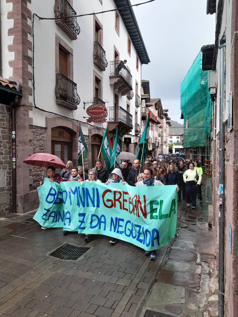 Manifestación de las trabajadoras que siguen en huelga para mejorar el servicio de salud mental y las condiciones laborales Manifestación de las trabajadoras que siguen en huelga para mejorar el servicio de salud mental y las condiciones laborales