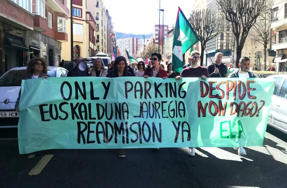 Manifestación en apoyo a las personas despedidas